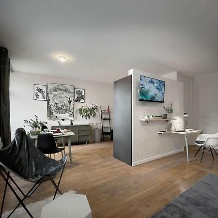 Grand Studio Confortable Situe En Centre Ville جوراردُميه المظهر الخارجي الصورة