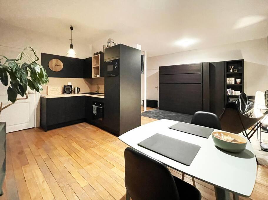 Grand Studio Confortable Situe En Centre Ville جوراردُميه المظهر الخارجي الصورة