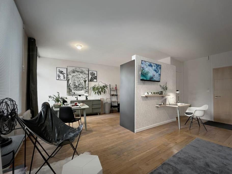 Grand Studio Confortable Situe En Centre Ville جوراردُميه المظهر الخارجي الصورة